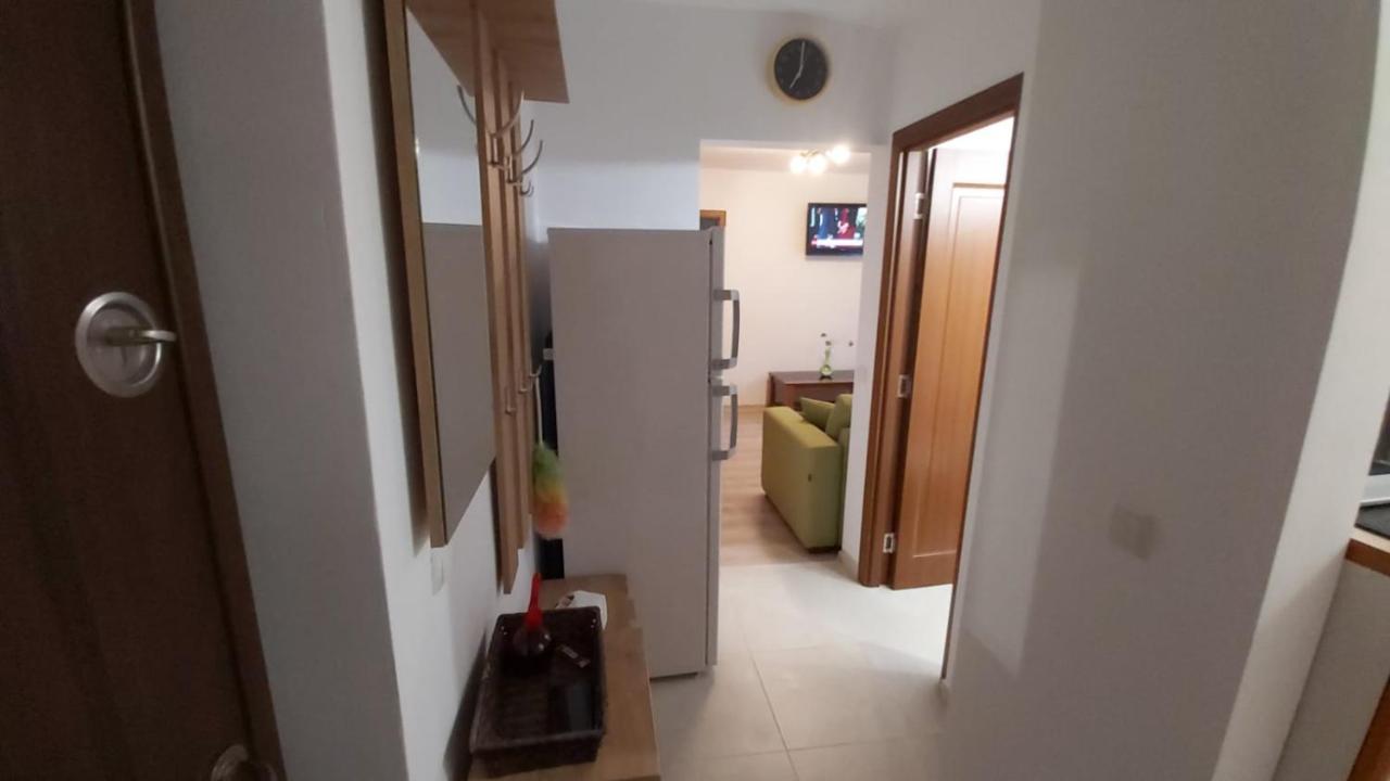 Relax Apartament Apartment Сату Маре Екстериор снимка