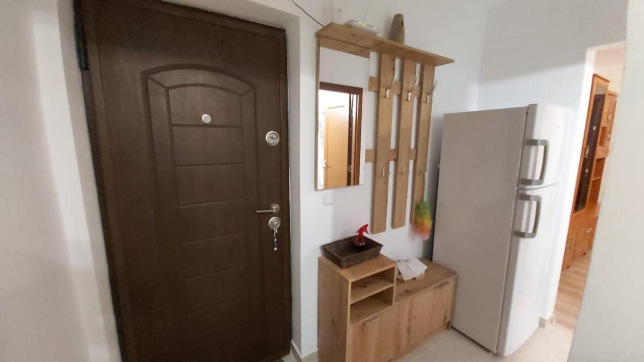 Relax Apartament Apartment Сату Маре Екстериор снимка