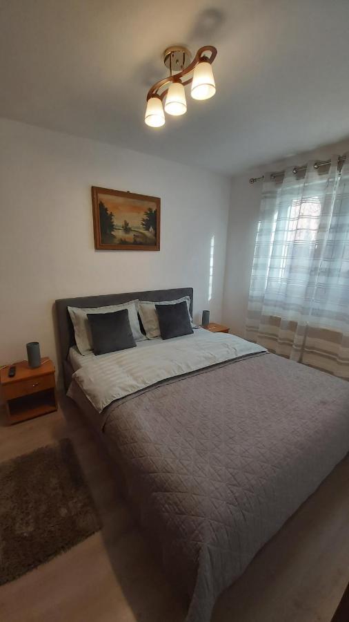 Relax Apartament Apartment Сату Маре Екстериор снимка