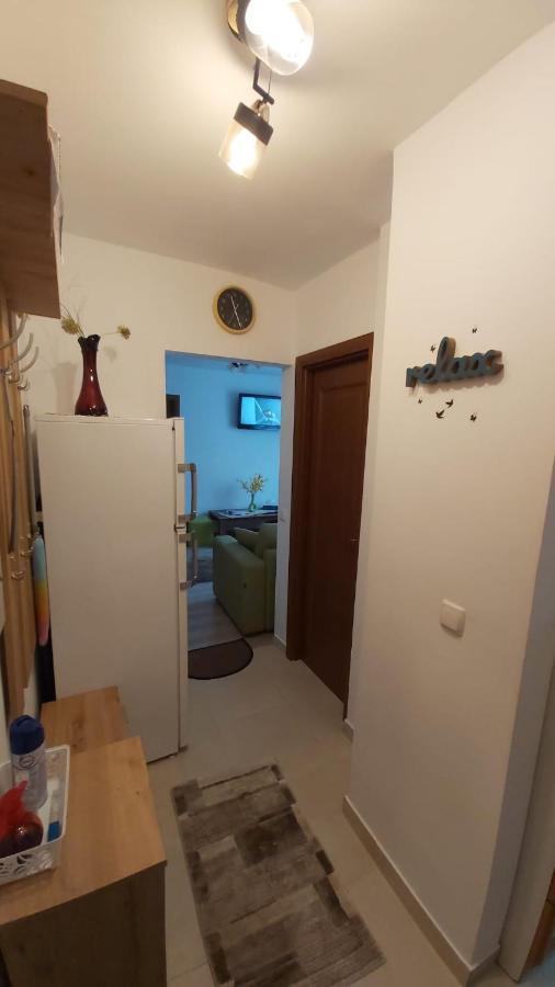 Relax Apartament Apartment Сату Маре Екстериор снимка